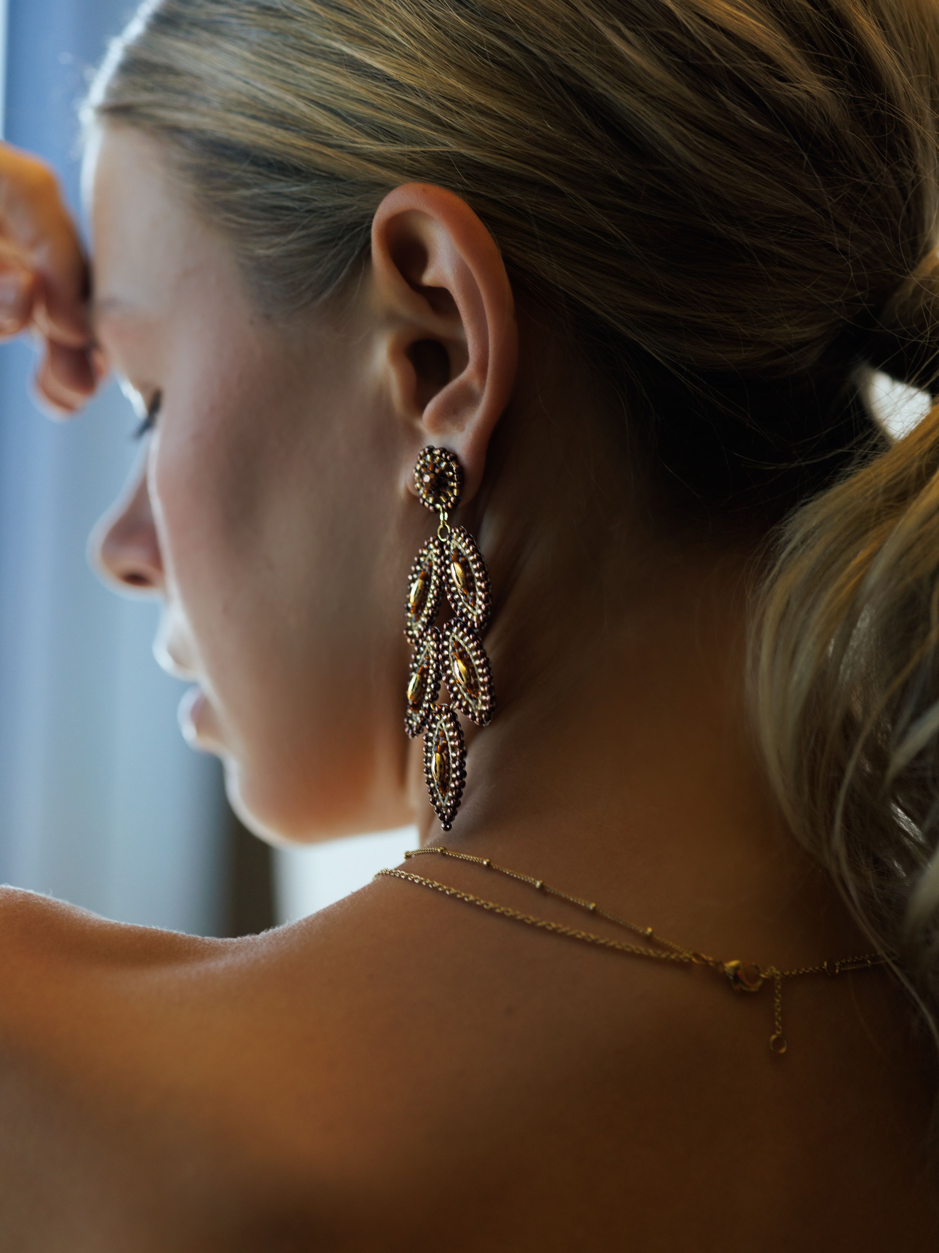 BROWN IS HAVING A MOMENT 🤎✨

And the BOHO LEAVES BROWN/GOLD understood the assignment.

Warm brown tones, golden details and that signature BOHO energy that instantly makes every fall look feel more expensive 🍂 

Whether you’re wearing them with an oversized knit, your favorite blazer or a full monochrome chocolate look these earrings are made to be noticed ✨

Basically: Autumn, but make it jewelry 🍁

The new CAJOY F/W 2026 Collection has officially landed, and we already know this brown &amp; gold combo is going to be one of those pieces 👀

Your new statement earrings for Fall/Winter 2026 🤎
Shop the new collection now at CAJOY