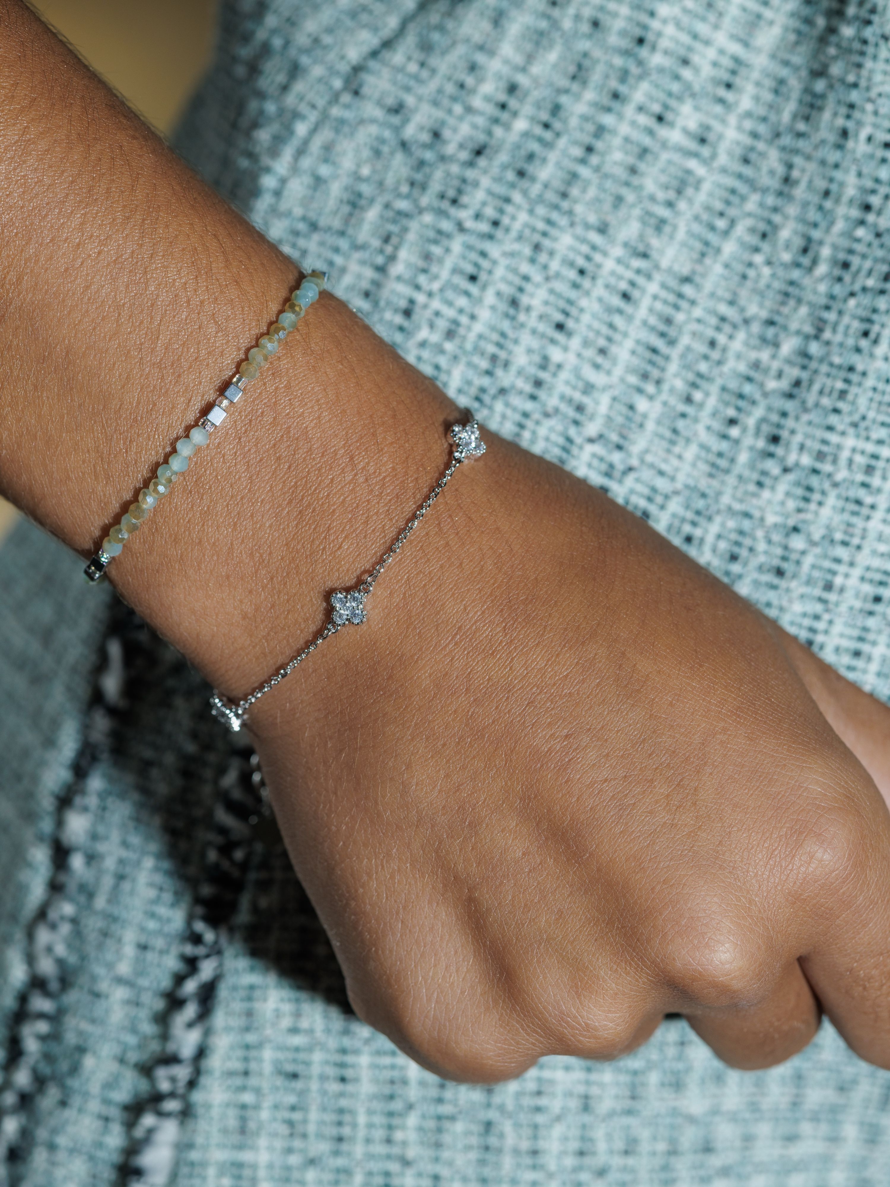 SAGE + SPARKLE = A VERY GOOD IDEA 🌿✨

The ARMBAND SINGLE SALBEI meets the ARMKETTE KRISTALLBLÜTEN and suddenly your wrist has better accessories than your entire outfit 👀

Soft sage keeps it effortless, sparkling crystal flowers bring the drama. The result? A stack that feels delicate, playful and just a little bit too pretty to ignore.

Wear them together, add more, make it yours. Because when it comes to bracelet stacking, two is a starting point, not a limit. ✨
ARMBAND SINGLE SALBEI + ARMKETTE KRISTALLBLÜTEN 
CAJOY F/W 2026 🌿