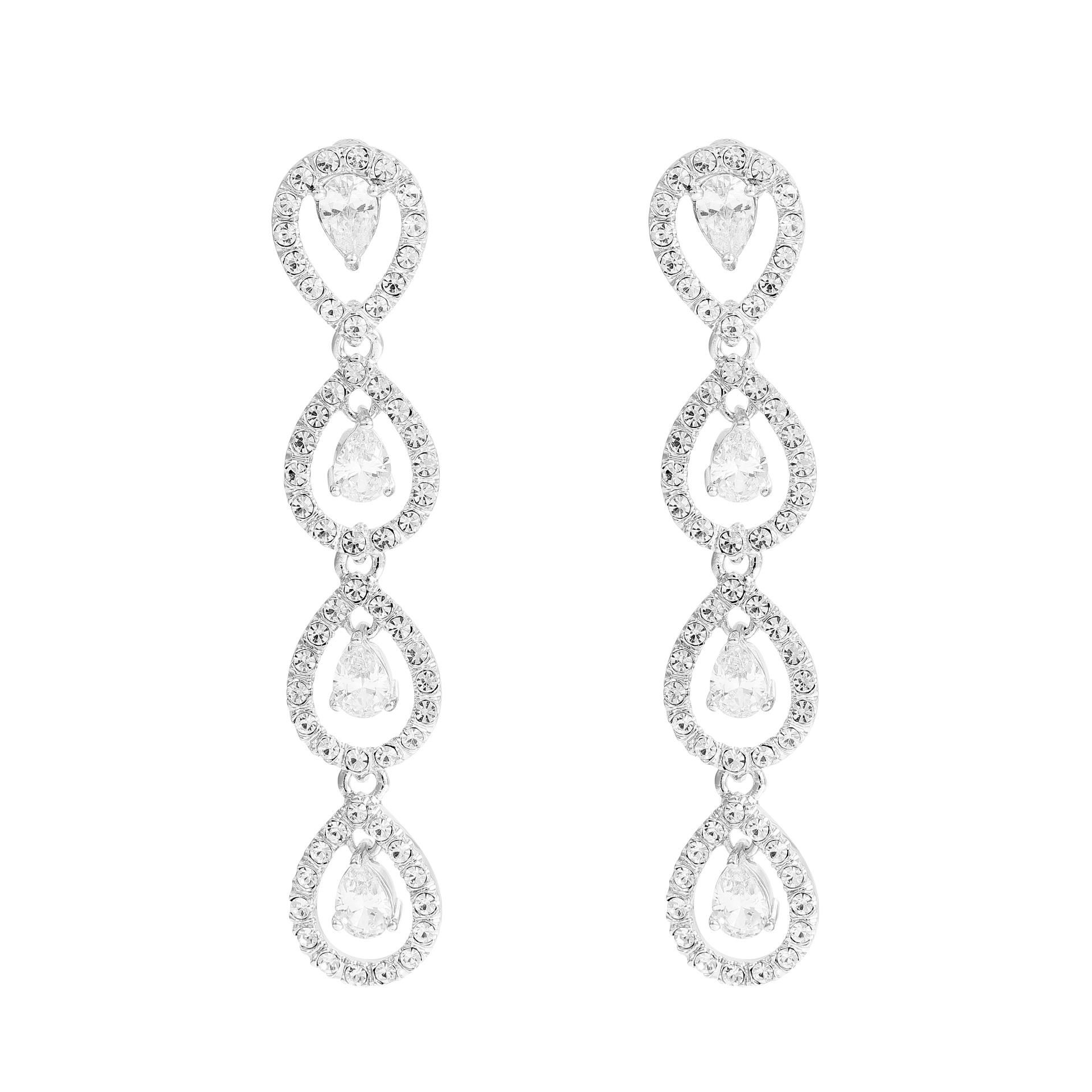 Longs chandeliers avec cristaux