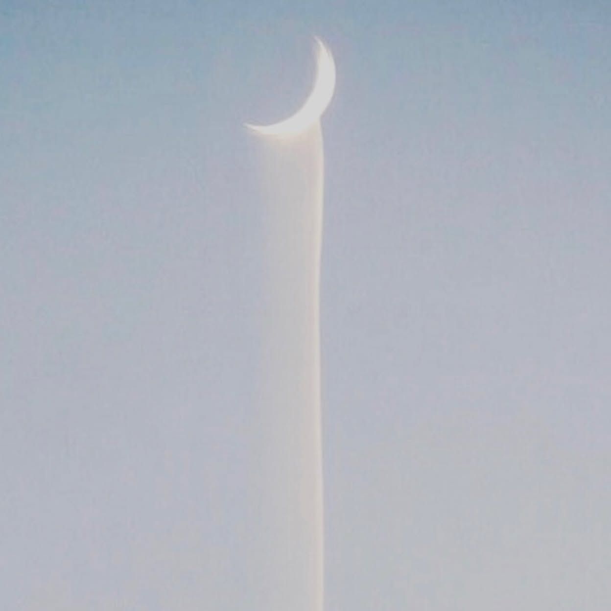 Fun Fact: Moonlight Is Actually Reflected Sunlight, But It Still Feels Like Magic ... CAJOY 🌙🌓 via @stuffwithprints