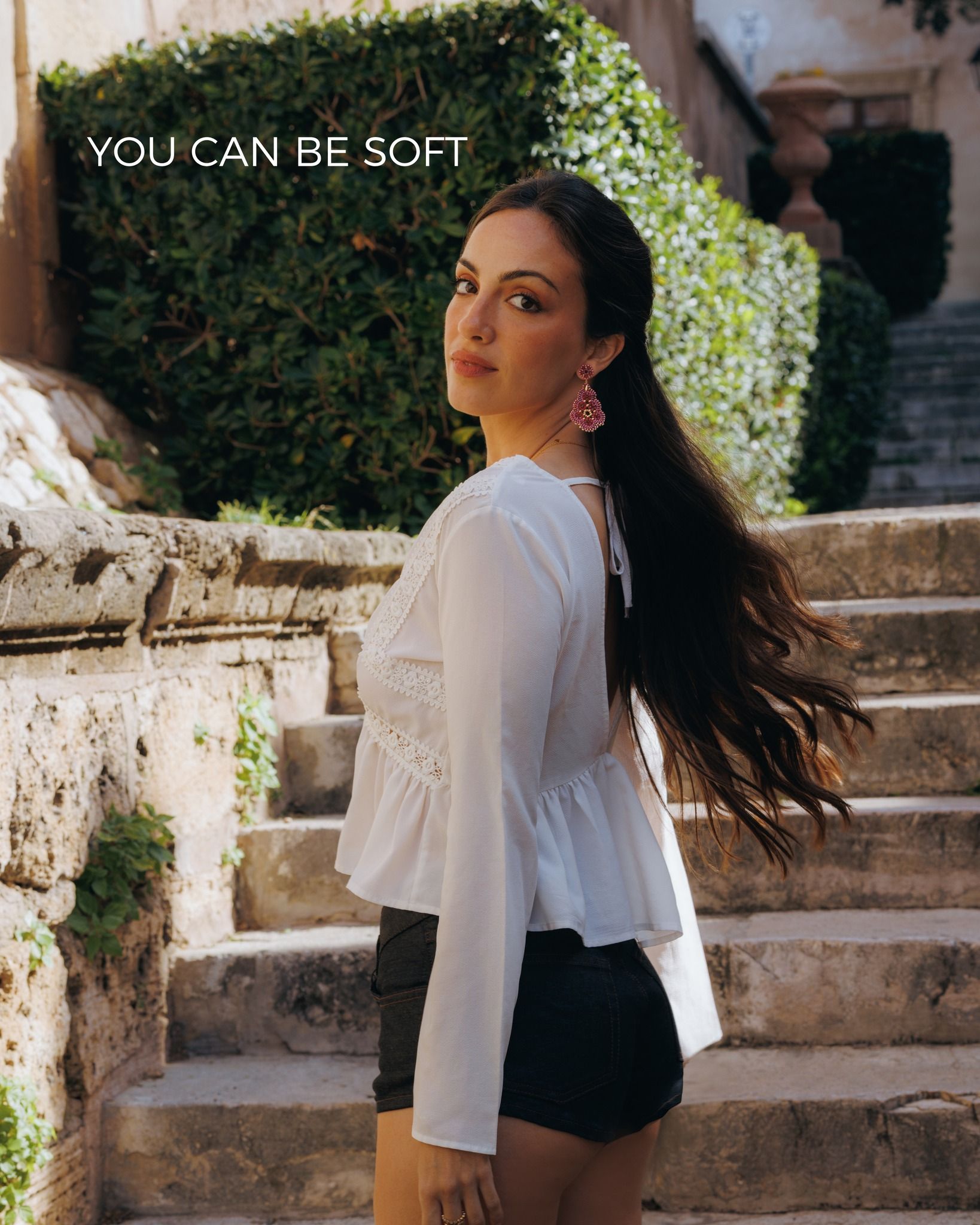 Boho Flower Drops Pink/Red: Made To Stand Uut, Made To Glow ... CAJOY 🩷🌷

A touch of romance, a hint of confidence and the perfect pop of color for your spring-summer mood!