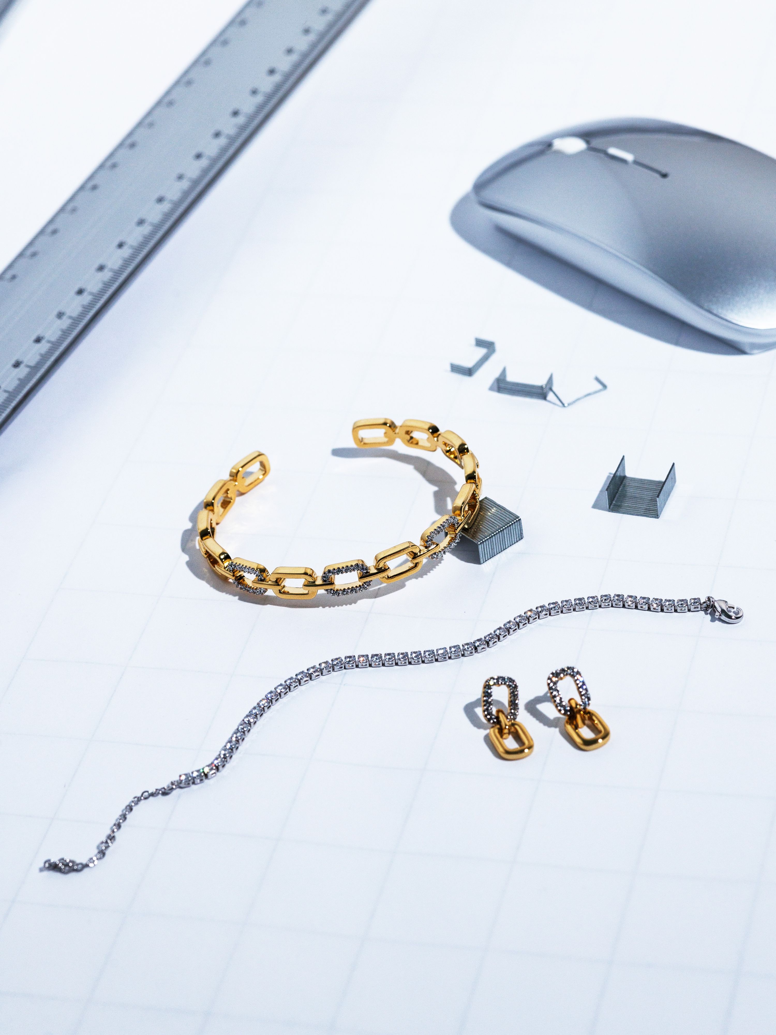CURRENT OFFICE SETUP: THE PERFECT JEWELRY STACK 📐✨

Consider this the blueprint.

ARMREIF CRYSTAL LINKS, DUO CRYSTAL LINK EARRINGS and TENNIS BRACELET KRISTALLE mixing chunky gold links with icy crystal sparkle for a combination that just makes sense.

Measured? Maybe. Calculated? Absolutely. Minimal? We tried 👀

Because some of the best designs aren’t made to sit on paper.

They’re made to be worn. Build your stack with CAJOY ✨